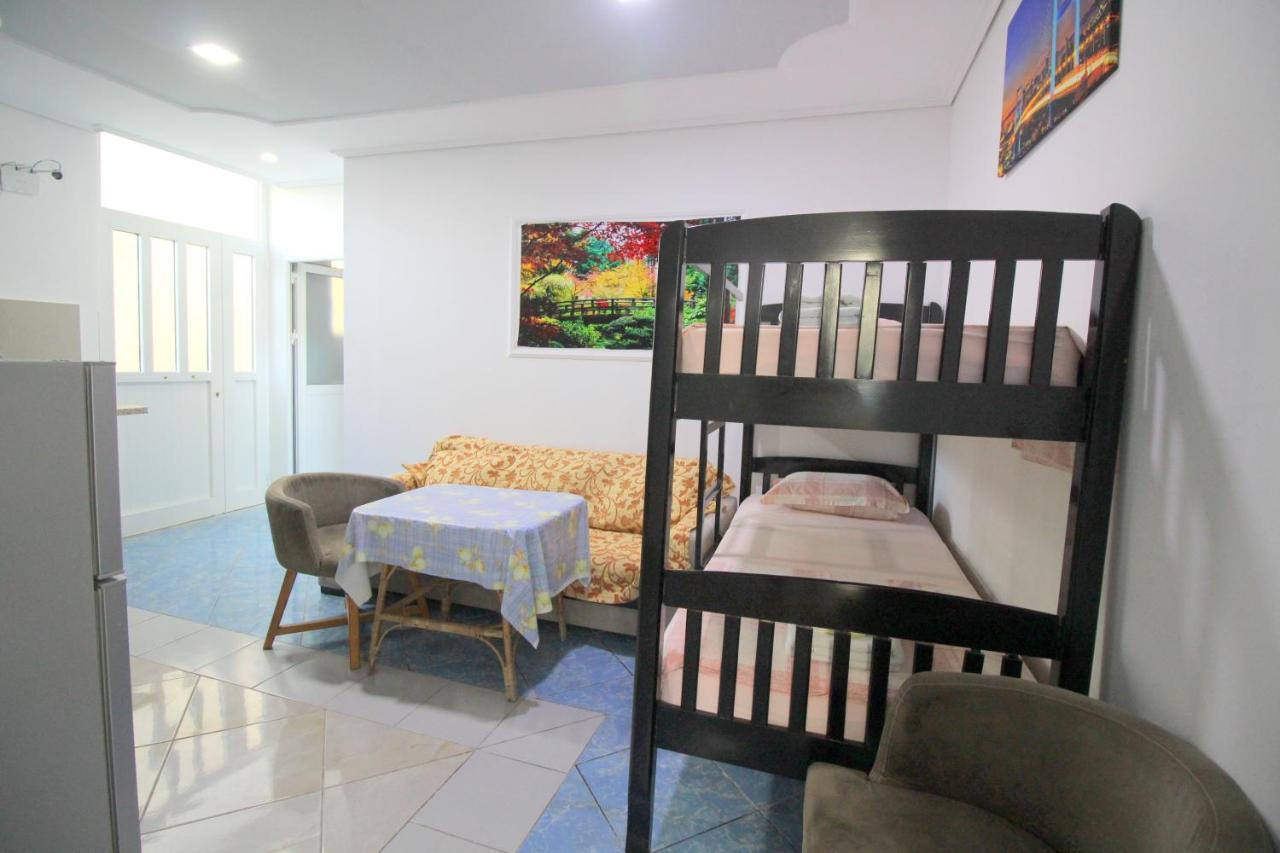 Andy Apartments Sarandë 外观 照片